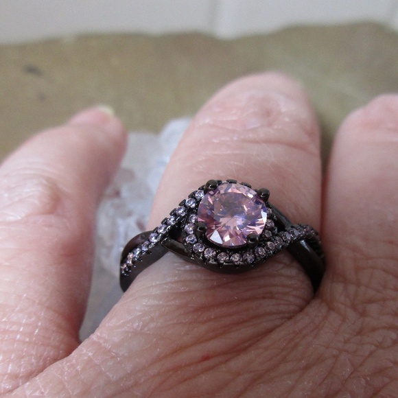 Black Rhodium & pink CZ swirl ring Size 6-9 1005 - Picture 5 of 7